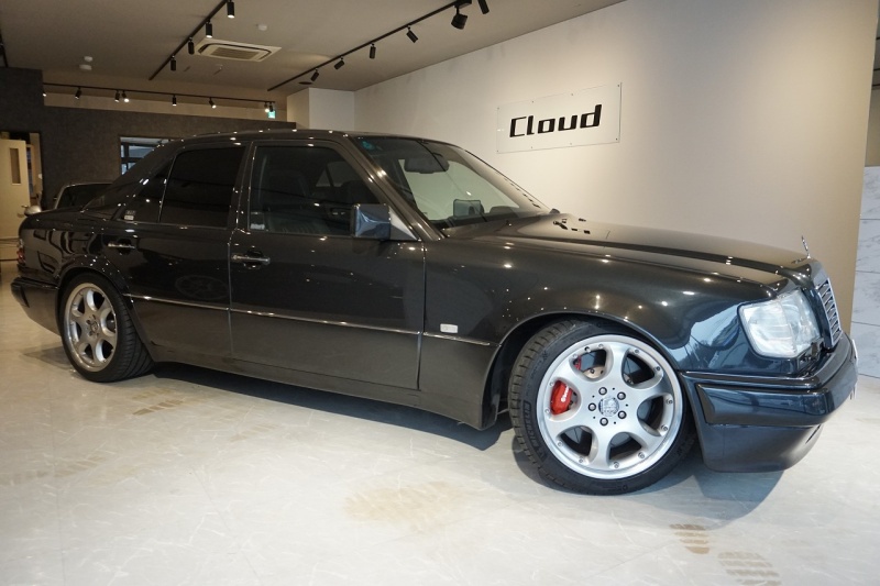 メルセデスベンツ Eクラス E500 左H 専門店整備 ブルーブラック RECARO