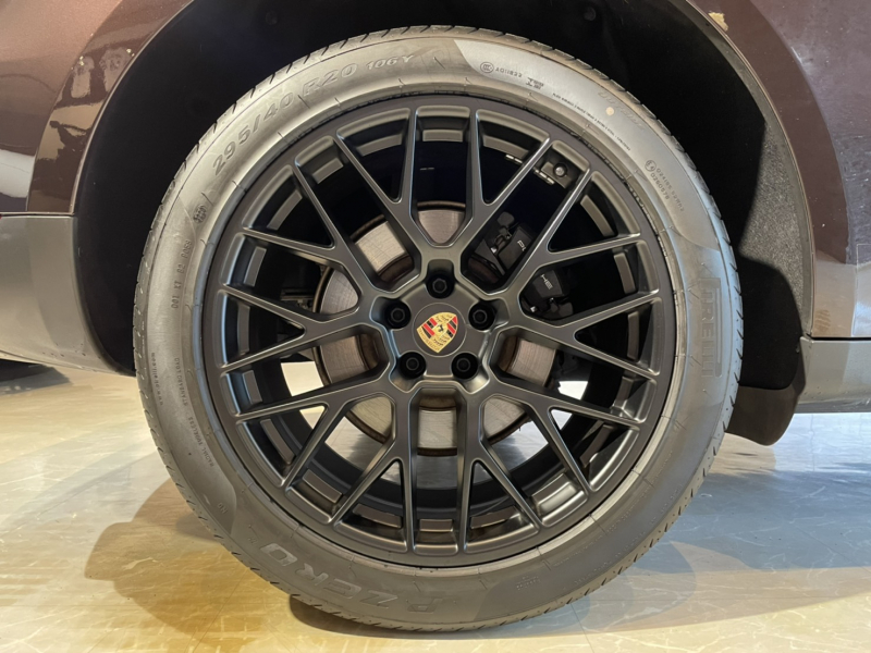 ポルシェ マカン PDK 4WD RSスパイダー 20インチサテンブラック